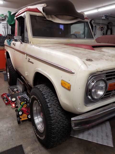 1969 wimbleton white/parchment Ford Bronco