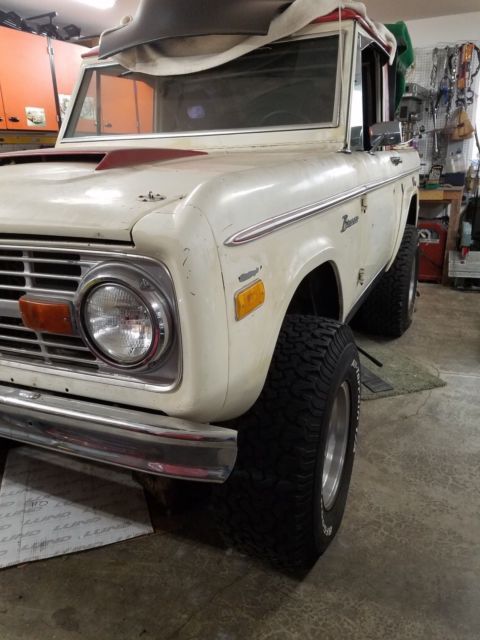 1969 wimbleton white/parchment Ford Bronco