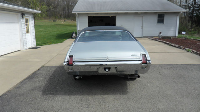 1969 Silver Oldsmobile Cutlass Coupe