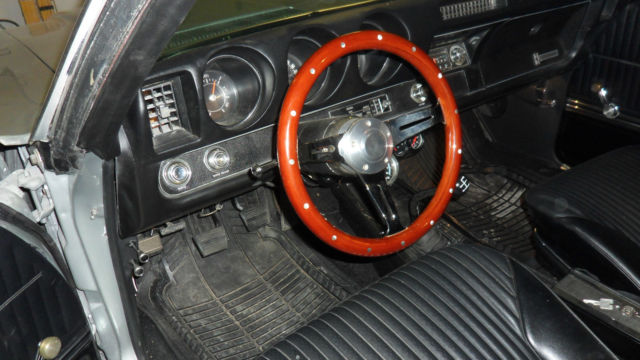 1969 Silver Oldsmobile Cutlass Coupe