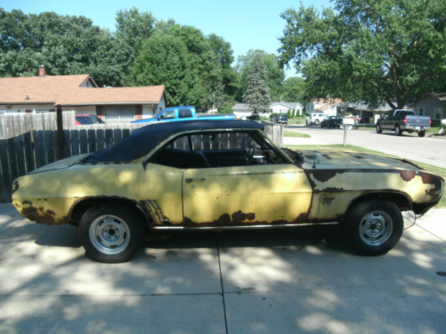 1969 Yellow Chevrolet Camaro Coupe