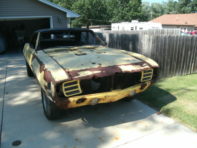 1969 Yellow Chevrolet Camaro Coupe