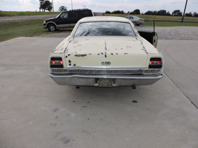 1969 Yellow Ford Torino Coupe