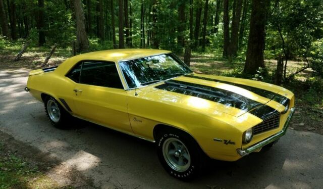 1969 Yellow Chevrolet Camaro