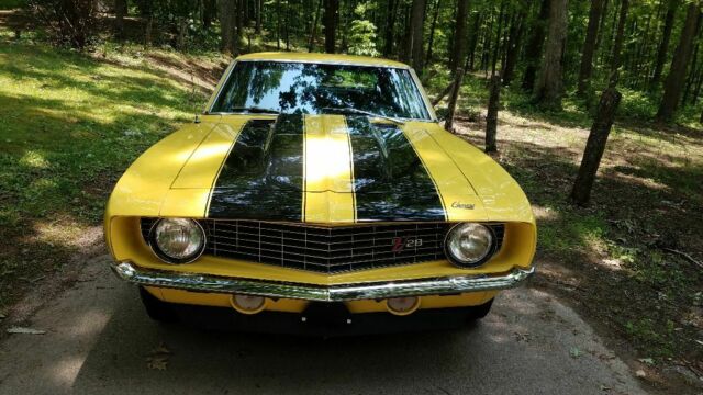 1969 Yellow Chevrolet Camaro