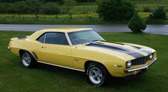 1969 Yellow Chevrolet Camaro