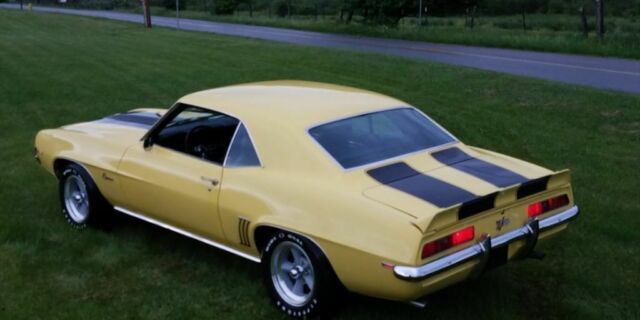 1969 Yellow Chevrolet Camaro