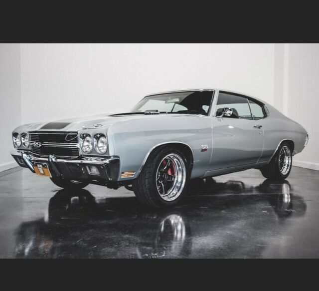 1970 Silver Chevrolet Chevelle Coupe