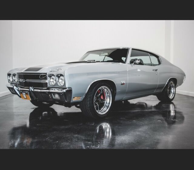 1970 Silver Chevrolet Chevelle Coupe