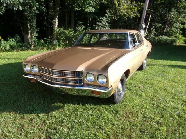 1970 tan Chevrolet Chevelle Sedan