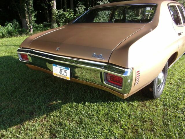 1970 tan Chevrolet Chevelle Sedan
