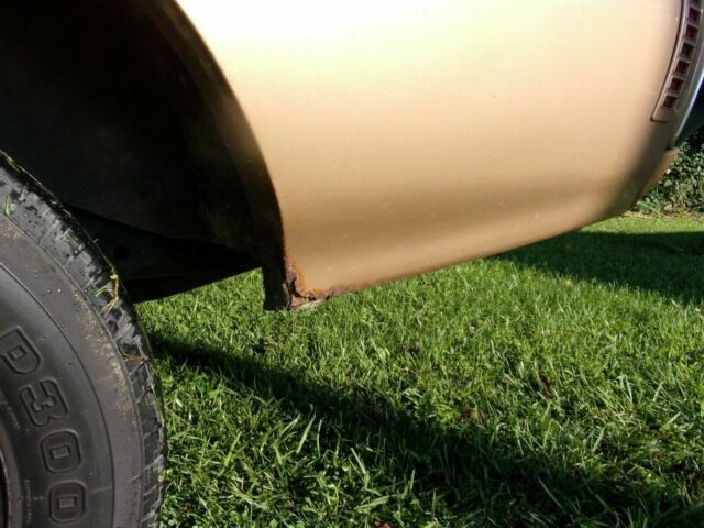 1970 tan Chevrolet Chevelle Sedan