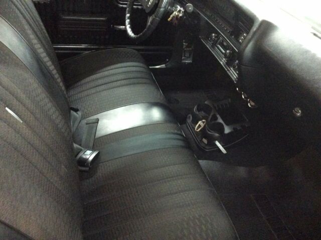 1970 tan Chevrolet Chevelle Sedan