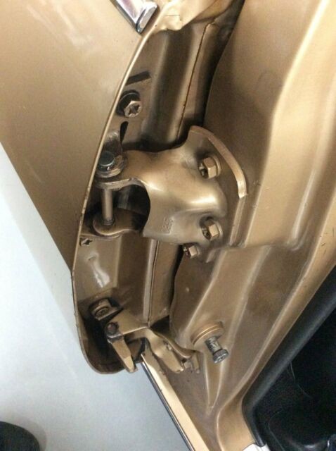 1970 tan Chevrolet Chevelle Sedan