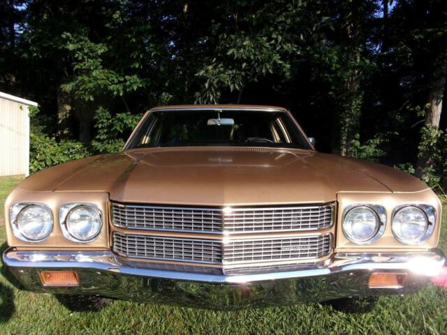 1970 tan Chevrolet Chevelle Sedan