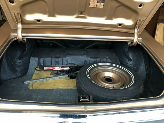 1970 tan Chevrolet Chevelle Sedan