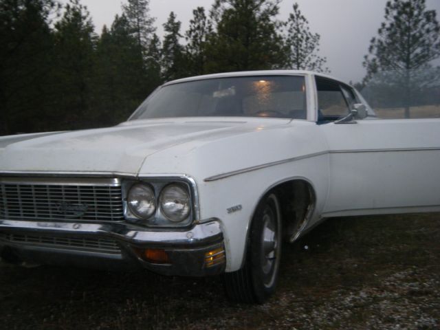 1970 White Chevrolet Impala Coupe