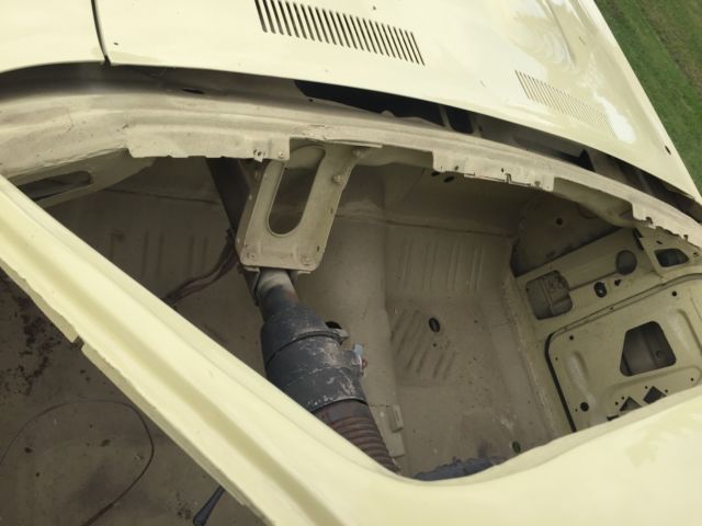 1970 Cream Plymouth Barracuda