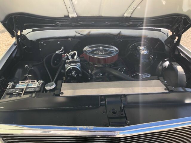 1971 White Chevrolet C-10 Standard Cab Pickup