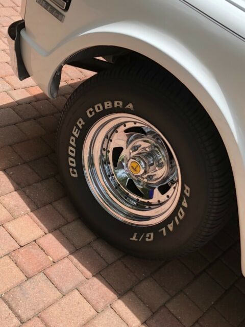 1971 White Chevrolet C-10 Standard Cab Pickup