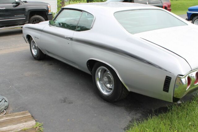 1971 Silver Chevrolet Chevelle Coupe