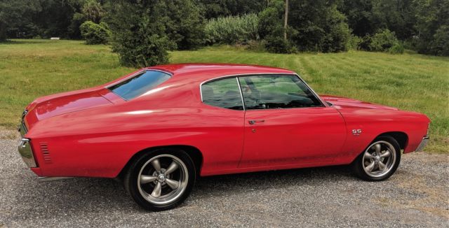 1971 Red Chevrolet Chevelle Coupe