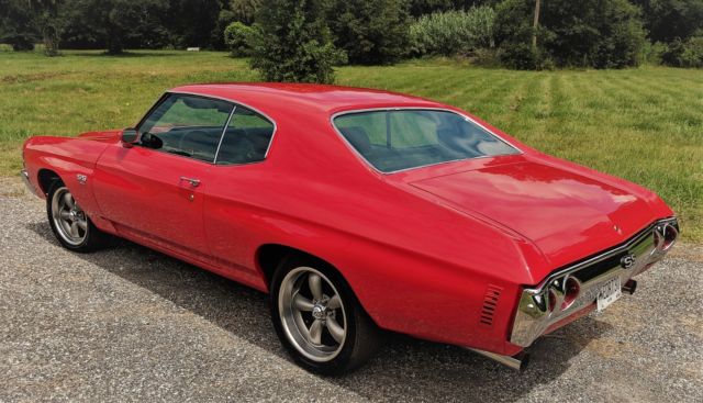 1971 Red Chevrolet Chevelle Coupe