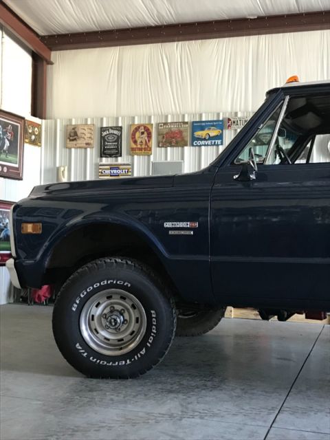 1971 Blue Chevrolet C-10 Standard Cab Pickup
