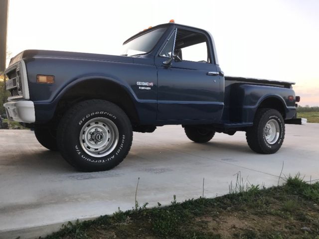 1971 Blue Chevrolet C-10 Standard Cab Pickup