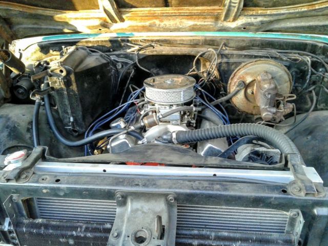 1971 White / Green Chevrolet C-10 Standard Cab Pickup