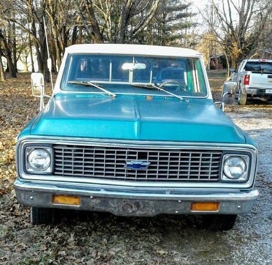 1971 White / Green Chevrolet C-10 Standard Cab Pickup