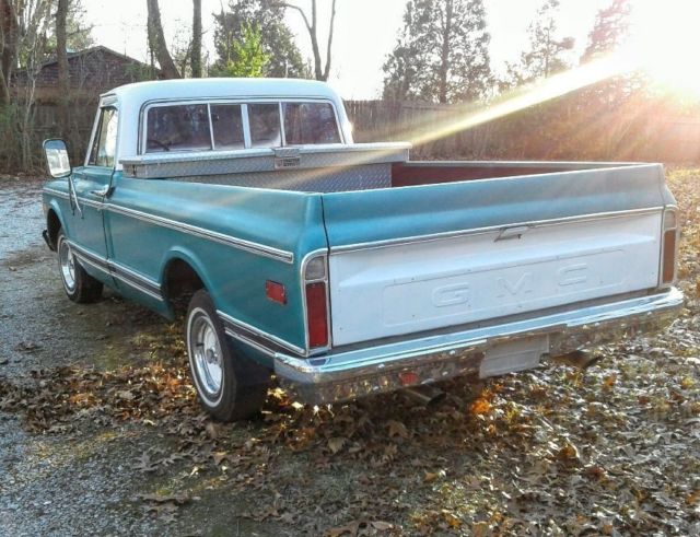1971 White / Green Chevrolet C-10 Standard Cab Pickup