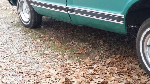 1971 White / Green Chevrolet C-10 Standard Cab Pickup