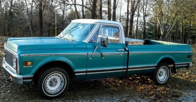 1971 White / Green Chevrolet C-10 Standard Cab Pickup