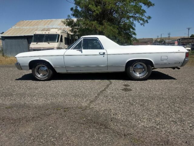 1971 White Chevrolet El Camino