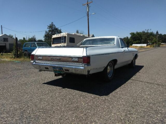 1971 White Chevrolet El Camino