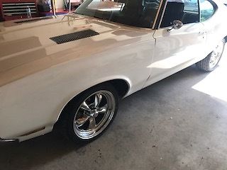 1971 White Oldsmobile Cutlass