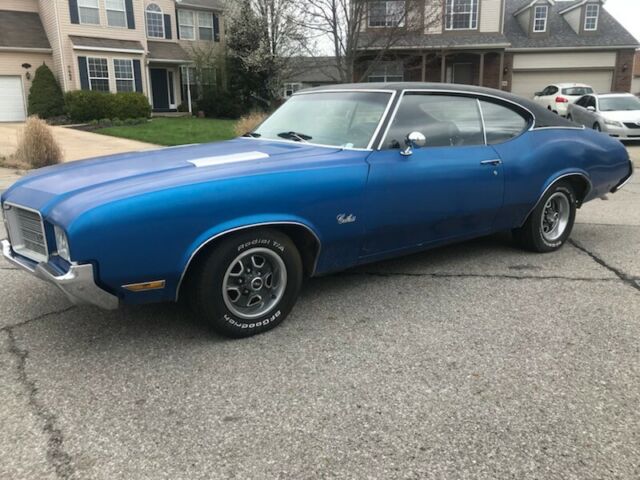 1971 Blue Oldsmobile Cutlass