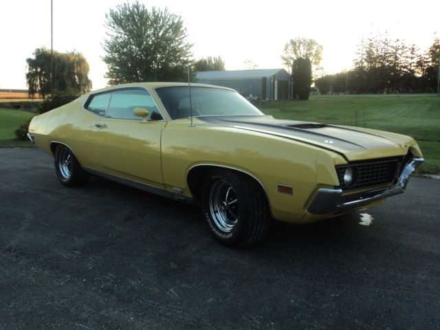 1971 yellow Ford Torino