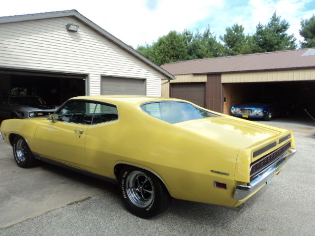 1971 yellow Ford Torino
