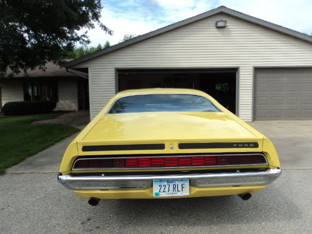 1971 yellow Ford Torino