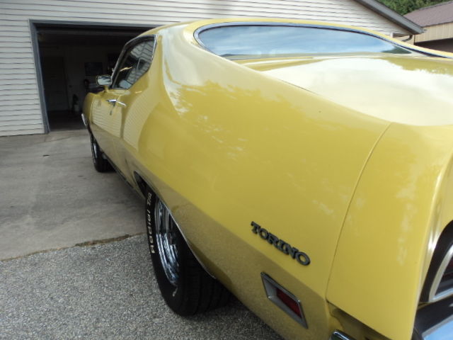 1971 yellow Ford Torino
