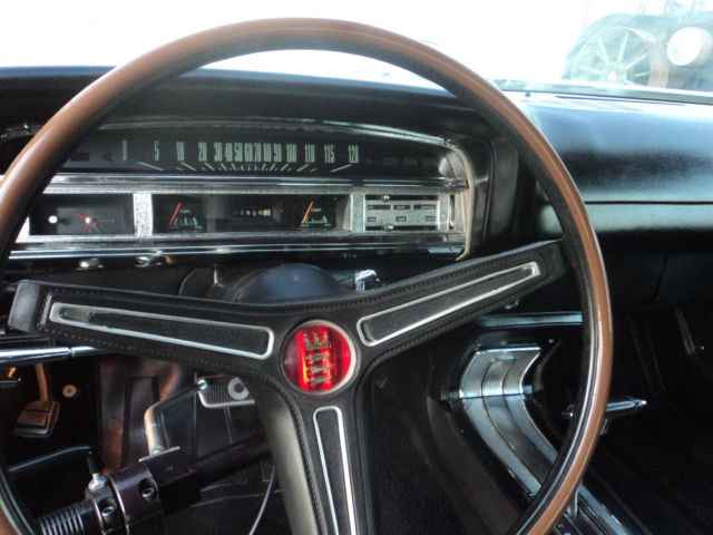 1971 yellow Ford Torino