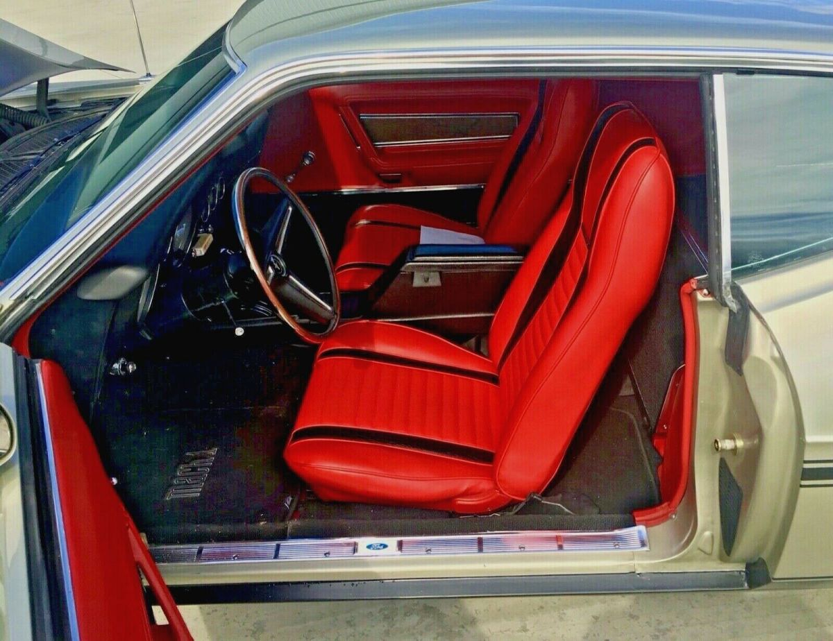 1971 Gold Ford Mustang Fastback