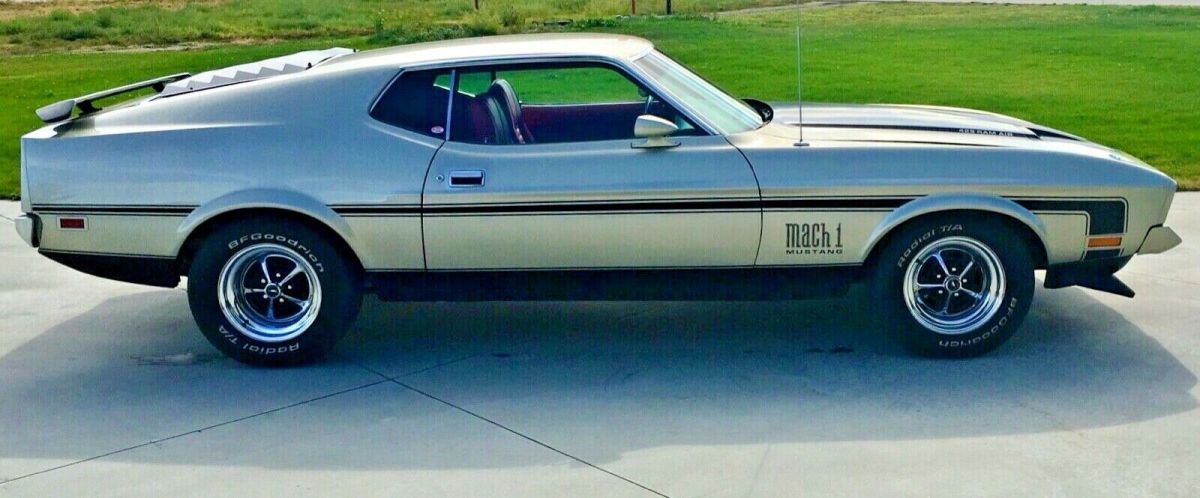 1971 Gold Ford Mustang Fastback