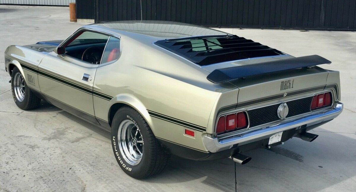 1971 Gold Ford Mustang Fastback