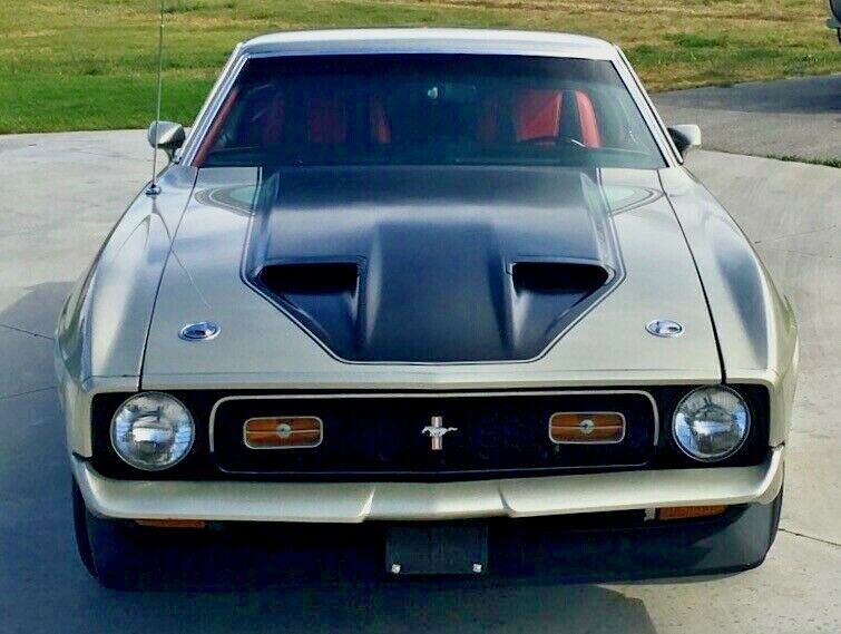 1971 Gold Ford Mustang Fastback