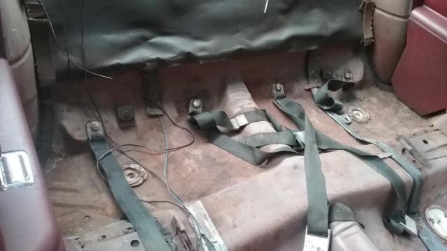 1971 White Oldsmobile Cutlass Fastback