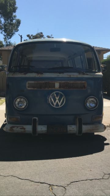 1971 Blue Volkswagen Bus/Vanagon Van