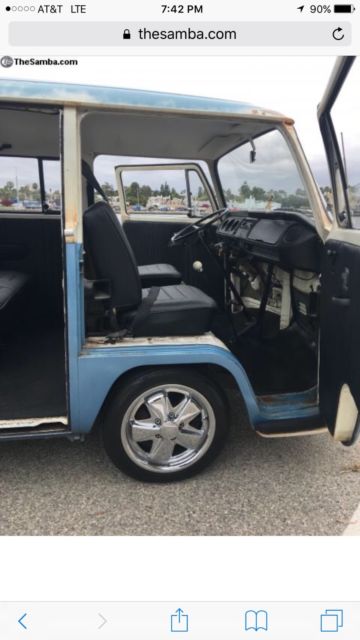 1971 Blue Volkswagen Bus/Vanagon Van